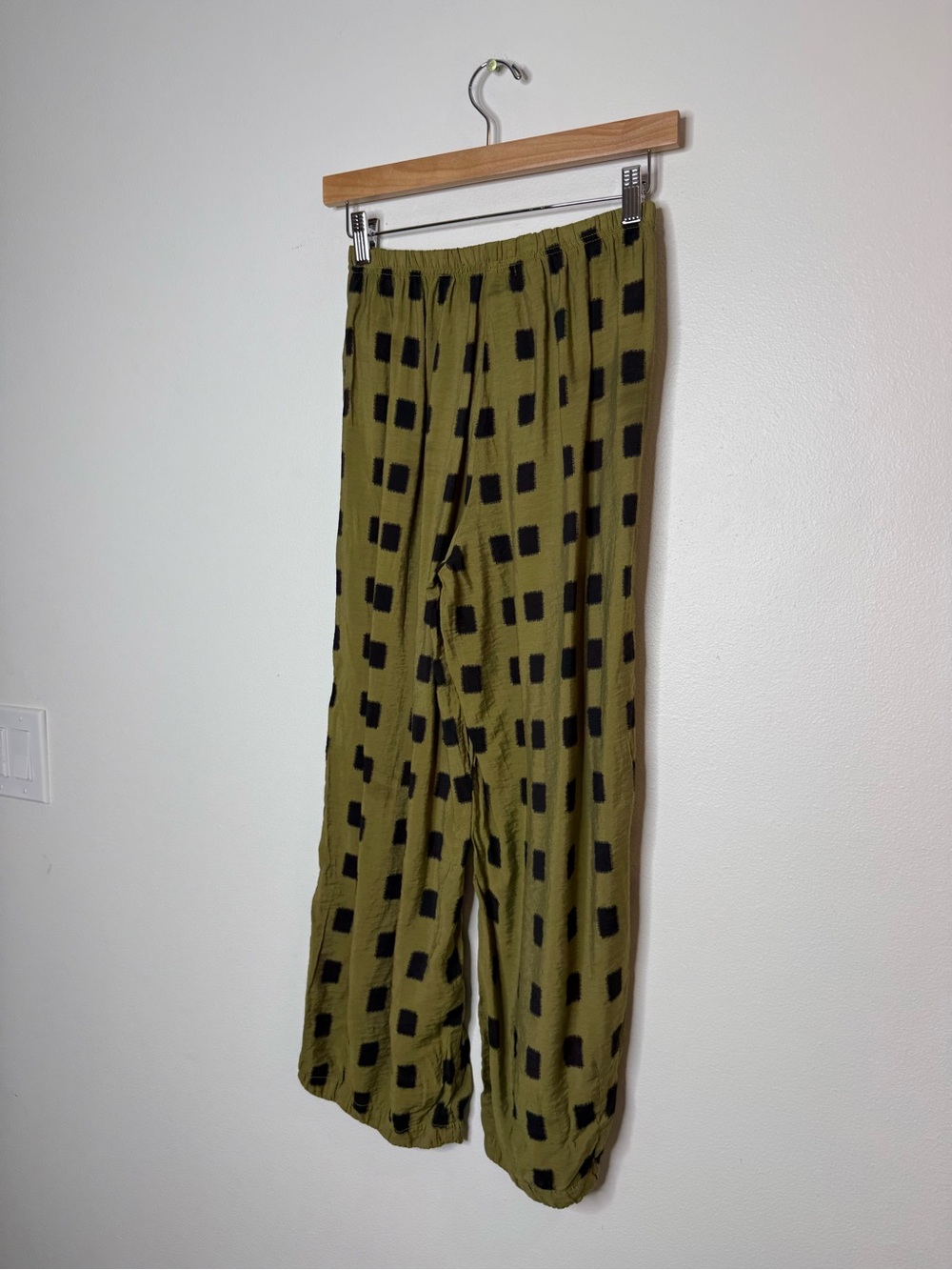 Cut Loose Cropped Pants with Darks Barrel Balloon Leg Geometrical Print green xs - Picture 10 of 11